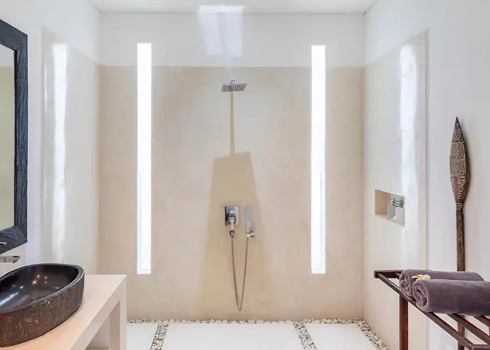 Jago - Spacious Luxury 3br In