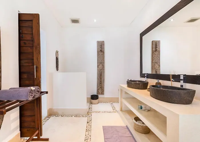 Jago - Spacious Luxury 3br In